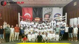 Körfez'de 45 karateci bir üst kuşağa terfi etti