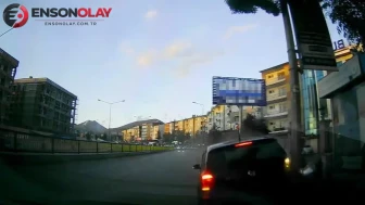Erzurum'da hızla savrulan araç, iki genç kızı tehlikeden kurtardı