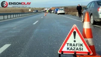 Sakarya'da çekici kazası : Sıkışan sürücü 1 saatlik çalışmayla kurtarıldı