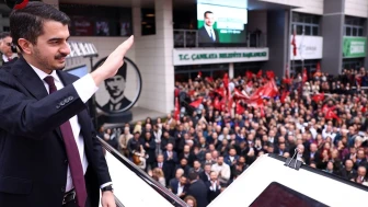 Ankara'nın Çankaya ilçesinde görev yapan Belediye Başkanı Hüseyin Can Güner, gözaltına alındı