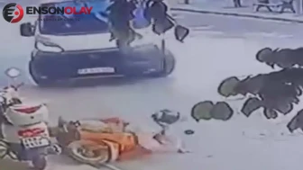 Eskişehir'de minibüsün motosiklete çarptığı kaza kameraya yansıdı