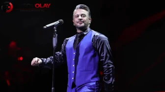 Ünlü şarkıcı Emre Altuğ, 27 yıllık bekleyişin ardından nihayet hayaline kavuştu