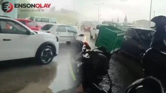 Yağmur fırtınaya dönüştü: Kuryelerin mücadelesi canlı yayında görüntülendi