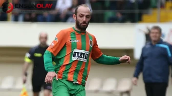 Sarıyer Kulübü, Efecan Karaca'nın transferini resmen duyurdu!
