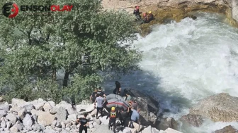 Habur Çayı'na düşen genci arama çalışmaları sürüyor