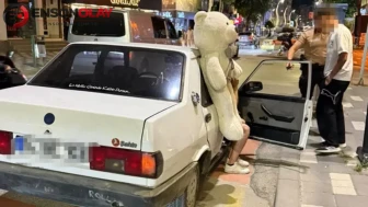 Bolu'da pelüş ayı ile turlayan ehliyetsiz sürücüye ceza : Otomobil otoparka çekildi