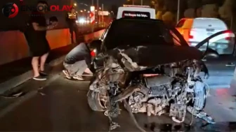 Otomobil Osmangazi'de Kontrolden Çıktı ve Baz İstasyonuna Çarptı!
