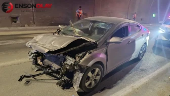 Malatya Erkenek Tüneli'nde kaza : Otomobil kamyona çarptı