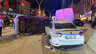 Hakkari'de Park Halindeki Araçlara Çarpan Otomobilde 2 Çocuk da Yaralanan 4 Kişi!