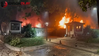 Tarihi hamamda yangın: Kısa süre içinde yoğun yangın oluştu