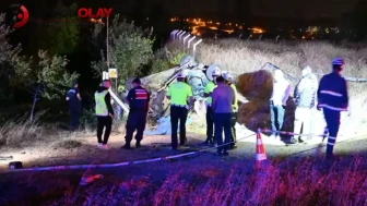 Kırıkkale'de otomobil aydınlatma direğine çarptı : 1 ölü, 2 yaralı