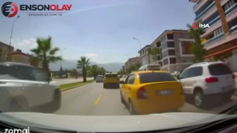 Denizli'de şerit değiştiren taksi kazaya neden oluyordu