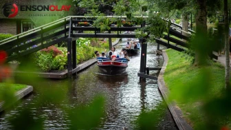 Hollanda'nın masal köyü Giethoorn... Sokakların yerini kanallar alıyor