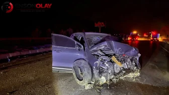 Manisa Kula'da otomobil karşı şeride geçti : 4 kişi tedavi altına alındı