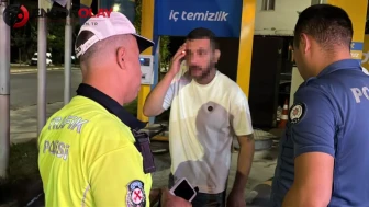 Aksaray'da park halindeki araca çarpıp kaçan sürücü alkollü çıktı : 25 bin lira ceza yazıldı