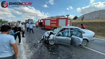 Çorum'da meydana gelen trafik kazasında 2 araç çarpıştı: 7 kişi yaralandı.
