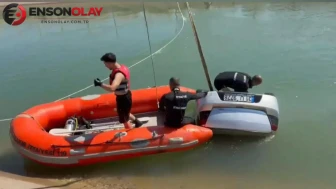 Diyarbakır'da otomobil su kanalına düştü