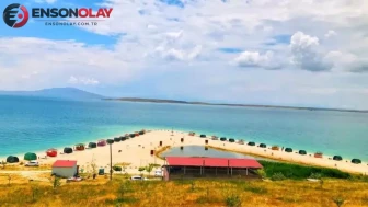 Türkiye'nin Doğal Harikası Çakıl Adası Ziyaretçilerini Büyülüyor