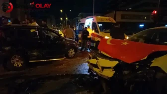 Korkunç Kaza Yıldırım'ı Salladı: 2 Araç Çarpıştı, 7 Kişi Yaralandı