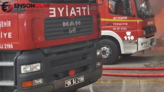 Başkentte bir binanın çatısında çıkan yangın söndürüldü