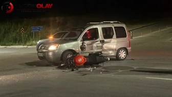 Çorum'da motosiklet ile otomobil çarpıştı : 3 yaralı
