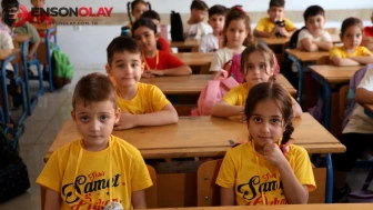 Adana'da 7 yıl sonra dünyaya gelen dördüzler ilkokula başladı