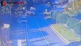 Düzce'de patpat ile tırın çarpıştığı korkunç kazanın güvenlik kamerası görüntüleri ortaya çıktı
