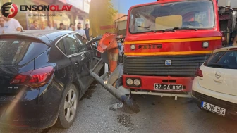 El frenini çekmeyi unuttu, facianın eşiğinden döndü: Üç araca çarparak durdu
