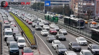 İstanbul'da trafikte kaybedilen zaman ne kadar ?