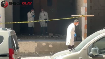 İnşaatta çalışanlar fark etti! 7 katlı binada kimliği belirsiz erkek cesedi bulundu