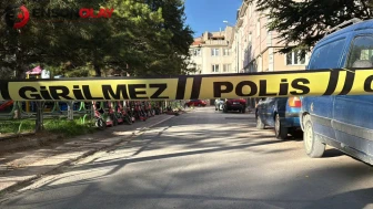 Eskişehir'de 'yan bakma' kavgası : 3 yaralı