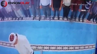 Camide kediyi tekmeleyen şahıs gözaltına alındı