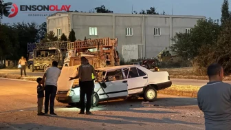 Isparta'da Meydana Gelen Trafik Kazasında 2 Araç Çarpıştı: 4 Kişi Yaralandı ve Hastaneye Kaldırıldı