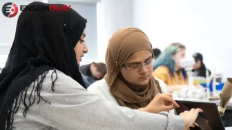 Avusturya'da 14 yaş altı kız çocuklarına başörtüsü yasağı başladı