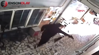 Küçükçekmece'de iş yerine ateş açan saldırganın yakalandığı anlar kamerada