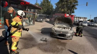 Belen'de seyir halindeki otomobilin motorunda yangın çıktı