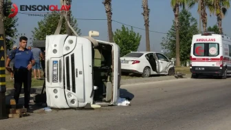 Adana'da meydana gelen trafik kazasında otomobil ile minibüs çarpıştı