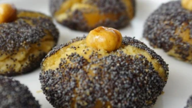 Çay keyfini taçlandıran lezzet: En pratik haşhaşlı şekerpare tarifi!