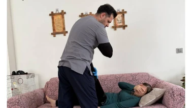 Gaziantep Büyükşehir Belediyesi'nin benzersiz hizmeti: Evde fizik tedavi uygulaması ile bireylerin yaşam konforunu yükseltiyor