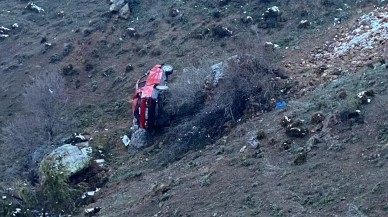 Gümüşhane'de araç uçuruma devrildi!