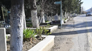 Kırtık Mezarlığı'ndaki Yıpranan Kaldırımlar Yenilenerek Düzenlendi