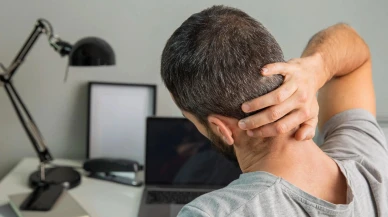 Teknoloji Bağımlılığı Artan Bir Sorun: Boyun Düzleşmesi Tehlikesi ve Korunma Yolları