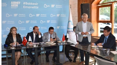 Balıkesir Büyükşehir Belediye Başkanı Akın, Edremitli muhtarlarla buluştu