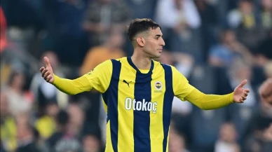 Fenerbahçe'nin bu sezonki tek kırmızı kartı Mert Müldür'e çıktı!