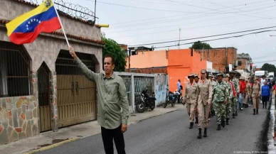 ABD tehdidi altında Venezuela: Sivillere askeri eğitim