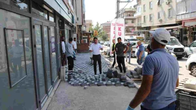 Bayraklı'da yol yenileme çalışmaları hız kesmiyor