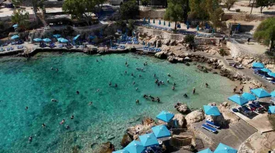 Büyükşehir Emekli Evi üyeleri Yapraklı Koy’da denizin tadını çıkardı