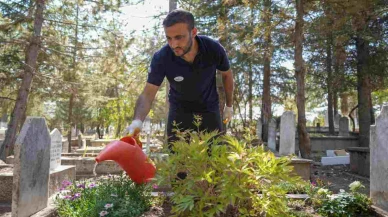 Büyükşehir yeni bir projeyi daha hayata geçirdi: O ilimizde kabir bakım hizmeti başladı