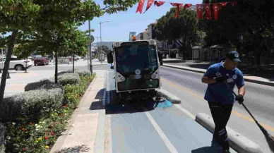 Büyükşehir Belediyesi, sağlıklı ve temiz bir çevre için yoğun çalışmalarını sürdürüyor