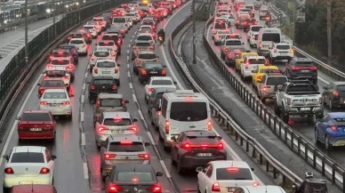 İstanbul'da trafik durma noktasında geldi